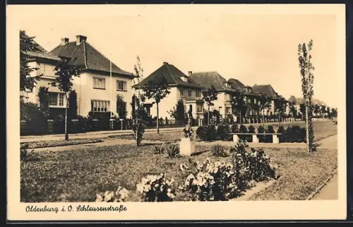 AK Oldenburg i. O., Schleusenstrasse mit Standbild