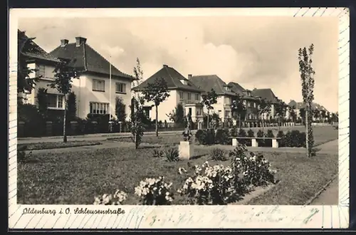 AK Oldenburg i. O., Schleusenstrasse mit Statue