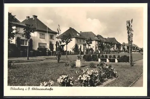 AK Oldenburg i. O., Schleusenstrasse mit Statue