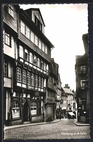 AK Marburg a. d. Lahn, Gasse mit Fachwerkhäusern und Gasthaus Bopp Bierhalle