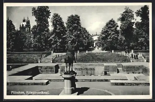 AK München, am Kriegerdenkmal