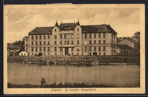 AK Ungvar, Uj polgari leanyiskola