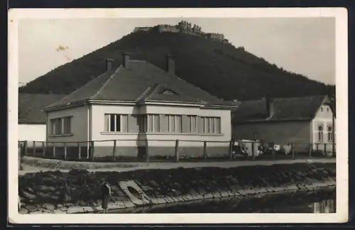 AK Huszt, Ortspartie mit Burg