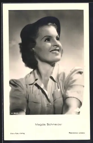 AK Schauspielerin Magda Schneider zur Seite lächelnd