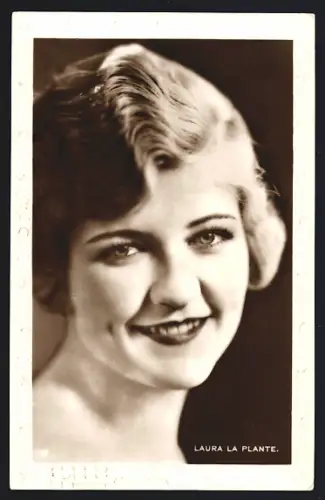 AK Schauspielerin Laura La Plante mit feschem Bubikopf