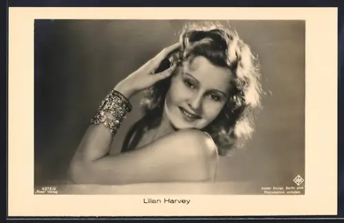 AK Schauspielerin Lilian Harvey Armbändern