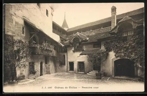 AK Chillon, Chateau, Premiere cour