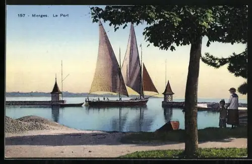 AK Morges, le Port, un bateau, une femme avec son enfant