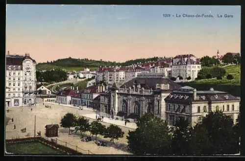 AK La Chaux-de-Fonds, La gare, Bahnhof mit Ortsansicht