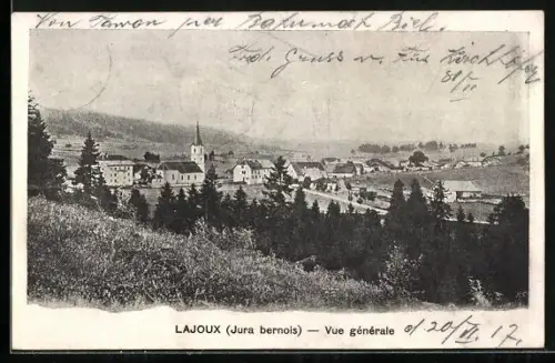 AK Lajoux, Vue générale, Ortsansicht mit Kirche
