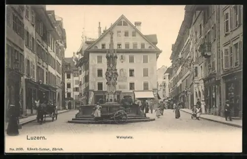 AK Luzern, Weinplatz mit Brunnen und Geschäften