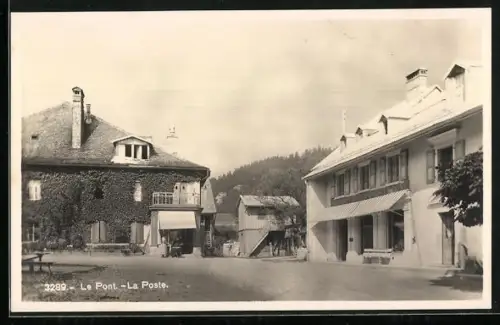 AK Le Pont, La Post, Ortspartie