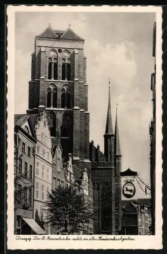 AK Danzig / Gdansk, St. Marienkirche, Haus mit altem Handwerksabzeichen