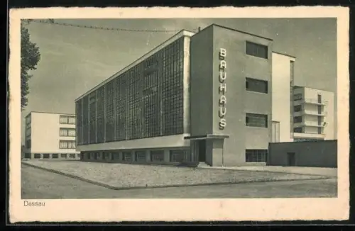 AK Dessau, Gebäude im Bauhaus-Stil