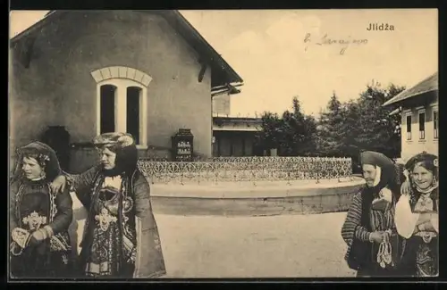 AK Ilidza, Frauen in traditioneller Kleidung