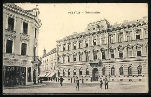 AK Pettau, Schillerplatz mit Passanten