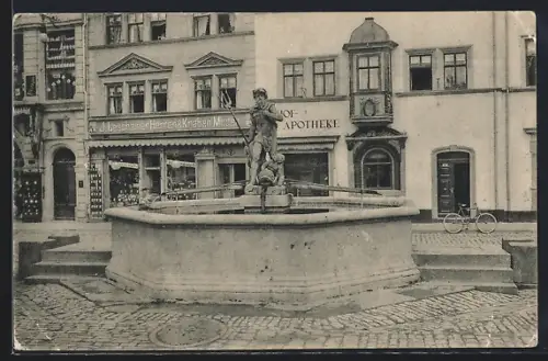 AK Weimar / Thür., Strassenpartie am Marktbrunnen mit Hof-Apotheke