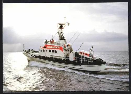 AK Seenotkreuzer mit Tochterboot der 23 m-Klasse Fritz Behrens auf See
