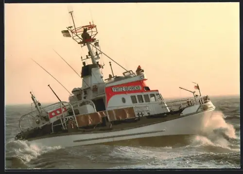 AK Seenotkreuzer mit Tochterboot der 23 m-Klasse Fritz Behrens in Fahrt