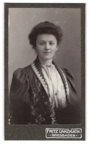 Fotografie Fritz Lanzrath, Wiesbaden, Marktstr. 9, Portrait einer Dame
