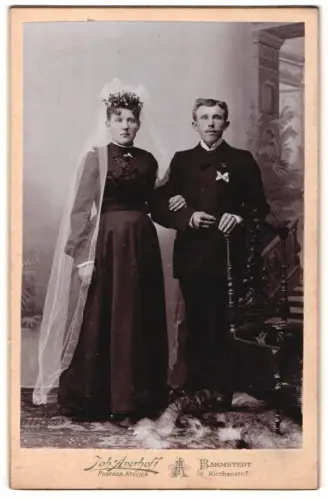 Fotografie Joh. Averhoff, Barmstedt, Kirchenstr. 7, Hochzeitspaar im Studio