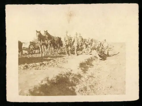 3 Fotografien Soldaten auf Vormarsch in Mazedonien, Üsküp / Skopje, Serbien