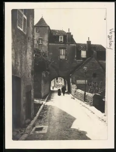 5 Fotografien Ansicht Vézelay, Basilica Ste-Marie-Madeleine, Strassenpartie