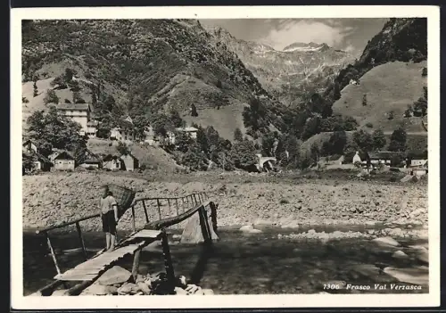 AK Frasco /Val Verzasca, Panorama mit Brücke