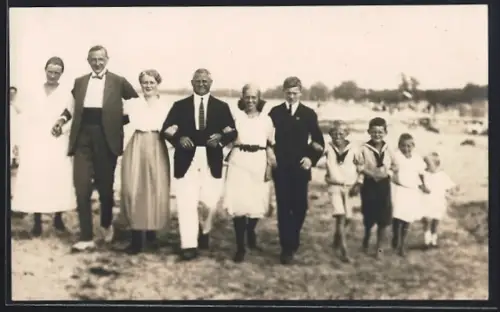AK Boltenhagen, Familienausflug am Strand 1921