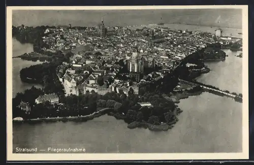 AK Stralsund, Fliegeraufnahme, Gesamtansicht