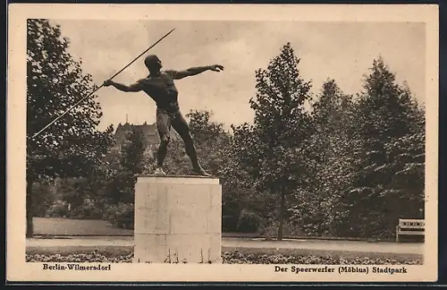 AK Berlin-Wilmersdorf, Speerwerfer Möbius im Stadtpark