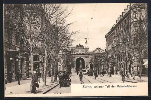 AK Zürich, Unterer Teil der Bahnhofstrasse mit Denkmal