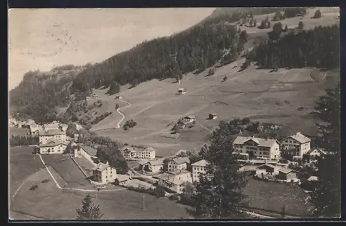 AK Churwalden, Strassenpartie mit Bäumen