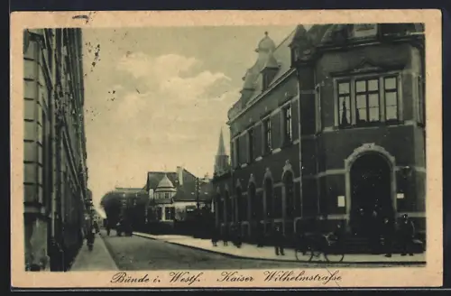 AK Bünde i. W., Kinder & Solat mit Pickelhaube in der Kaiser Wilhelm-Strasse