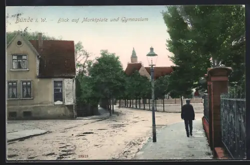 AK Bünde i. W., Strassenpartie am Marktplatz mit Gymnasium