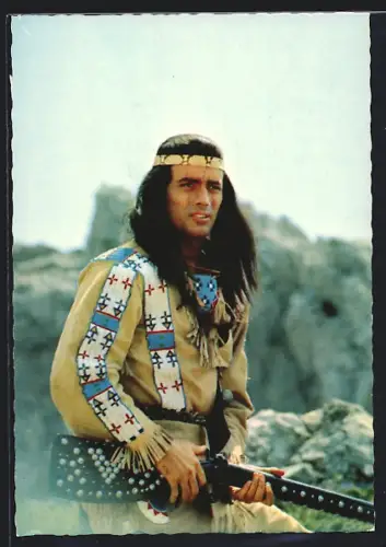 AK Schauspieler Pierre Brice als Winnetou