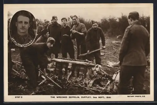 AK Cuffley, Zeppelin Wrack am Boden, The wrecked Zeppelin, 3nd Sept. 1916, L.T. W. L. Robinson V.C., Flugzeug