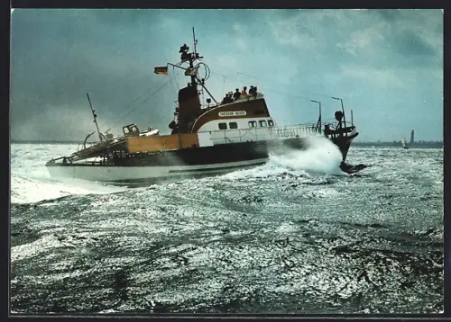 AK Seenotkreuzer Theodor Heuss in voller Fahrt