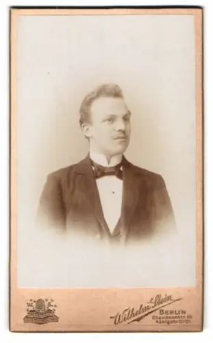 Fotografie Wilhelm Stein, Berlin, Chausseestrasse 66, Porträt eines eleganten Herrn