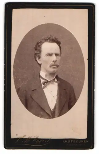 Fotografie F. M. Eggart, Kaufbeuren, Schraderstrasse, Porträt eines Herren