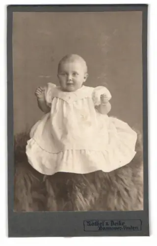 Fotografie Nöthel & Deike, Hannover-Linden, Deisterstrasse 1, Porträt eines Kleinkinds
