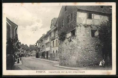 AK Einbeck, Tidexerstrasse mit alter Stadtmauer