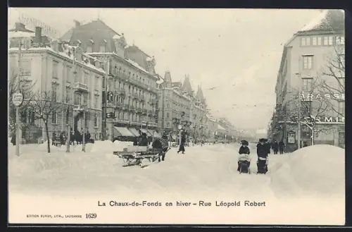 AK La Chaux-de-Fonds, Rue Léopold Robert en hiver
