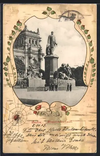 Lithographie Berlin-Tiergarten, Bismarckdenkmal mit Besuchern, Ornament-Rahmen mit Blättern u. Spinne im Netz