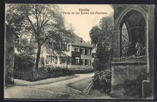 AK Eltville, Partie an der Kirche mit Pfarrhaus