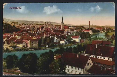 AK Kempten / Allgäu, Stadtansicht mit Fluss und Kirche