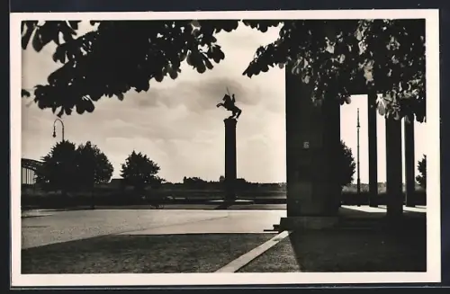 AK Düsseldorf, Ulanendenkmal