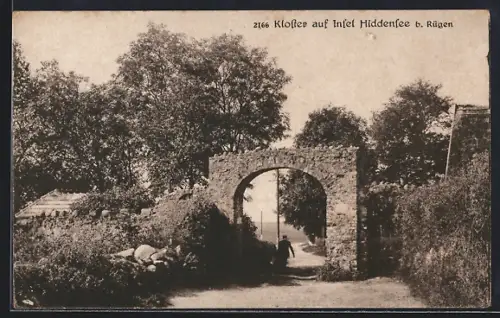 AK Kloster /Hiddensee, Altes Tor und Umgebung