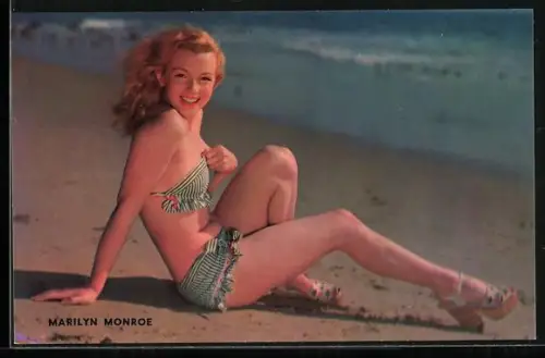 AK Schauspielerin Marilyn Monrie im Bikini am Strand