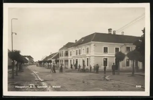 AK Haugsdorf /N. Ö., Gasthof J. Meissl mit Strassenpartie